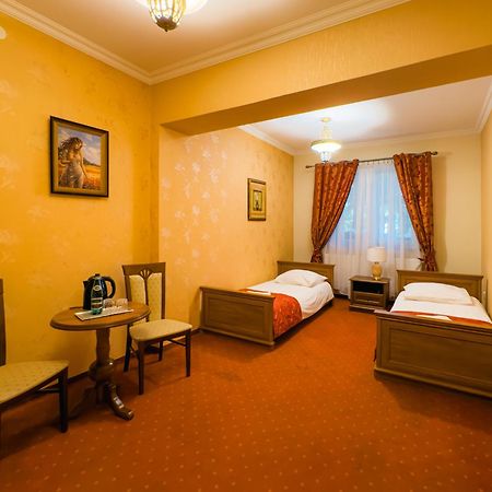 Hotel Palac Akropol Люблин Экстерьер фото