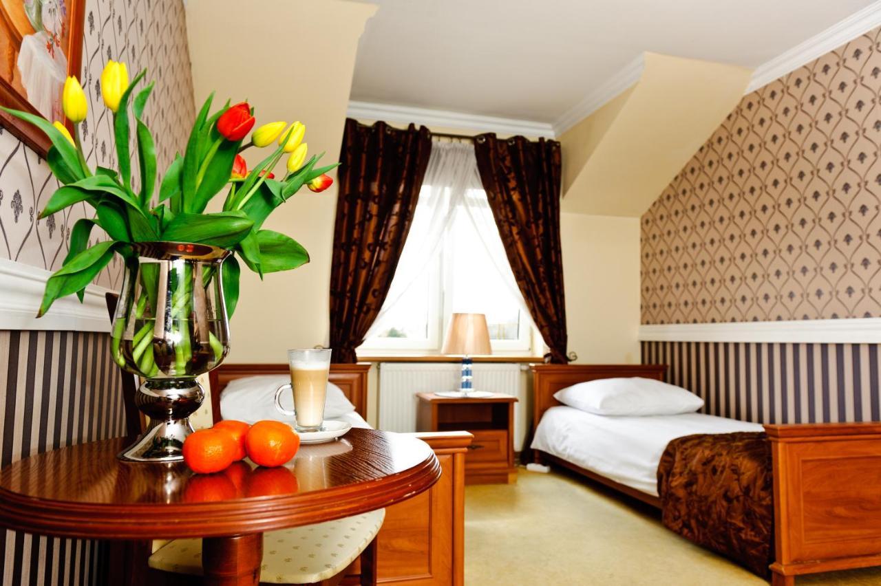 Hotel Palac Akropol Люблин Экстерьер фото