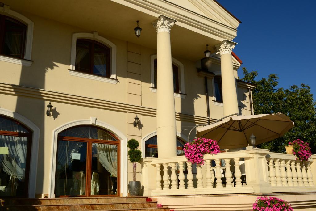 Hotel Palac Akropol Люблин Экстерьер фото