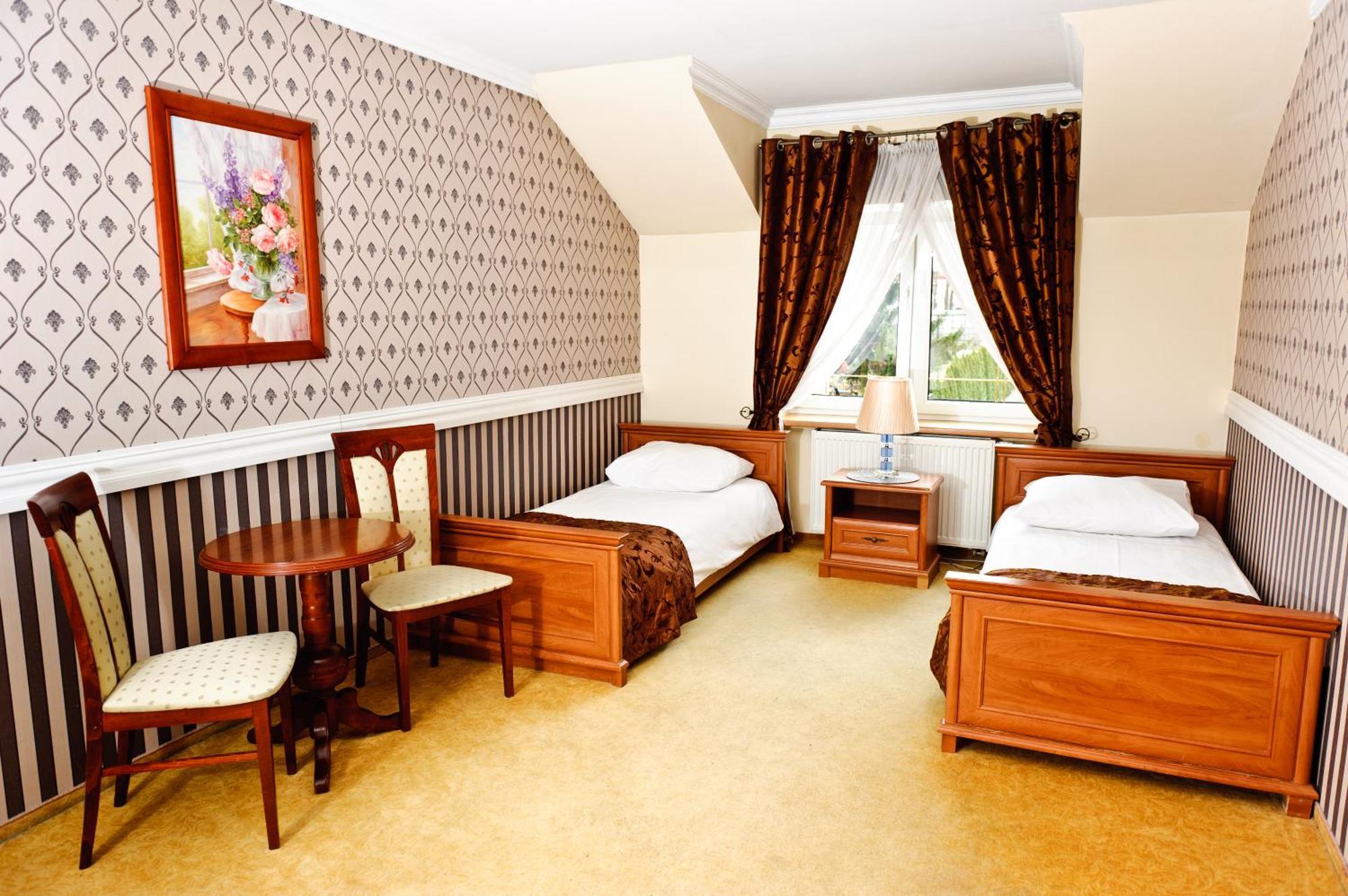 Hotel Palac Akropol Люблин Экстерьер фото