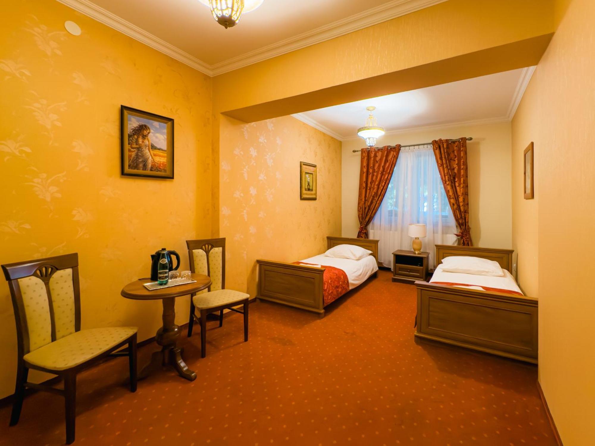 Hotel Palac Akropol Люблин Экстерьер фото
