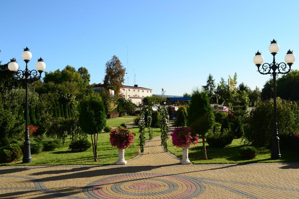 Hotel Palac Akropol Люблин Экстерьер фото